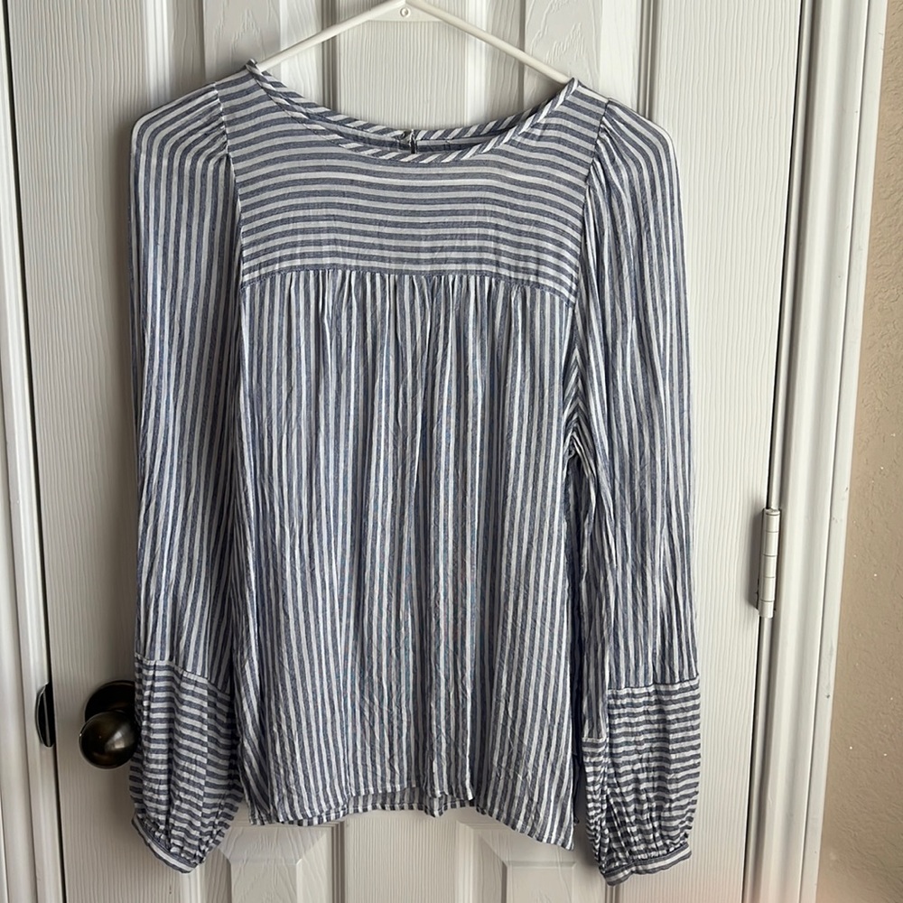 **DONATED** Loft long sleeve top